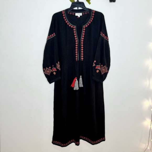 Velvet by Graham & Spencer Dresses & Skirts - Velvet by Graham & Spencer Embroidered Boho Dress